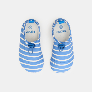 حذاء مائي مخطط باللون...